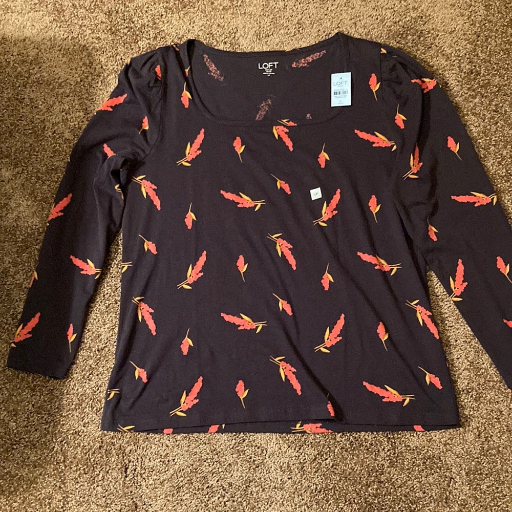 LOFT. READY FOR FALL!    SIZE LP.    BROWN TOP WITH GOLD & ORANGE LEAVES. NWT